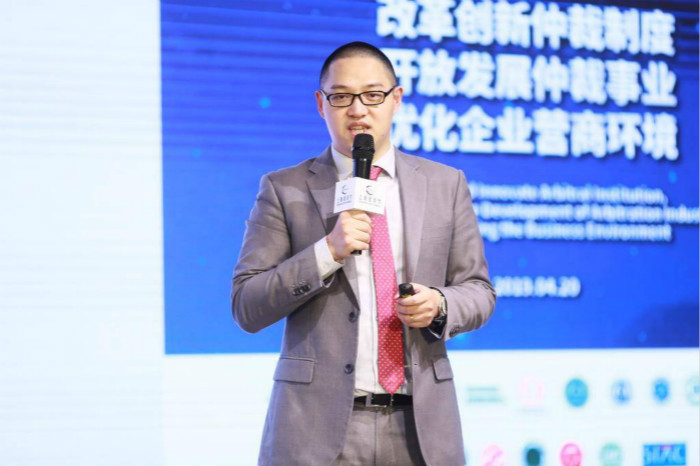 21刘润东_700.jpg 21刘润东_700.jpg